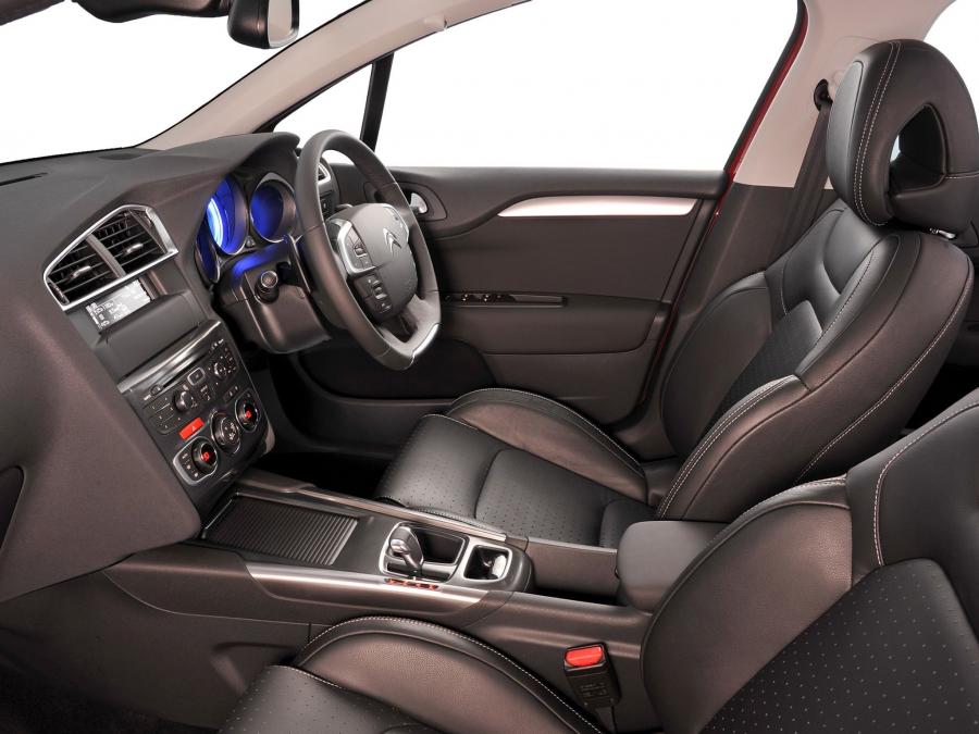  Citroen C4 2011 года  (ZA) (фото 2 из 16)
